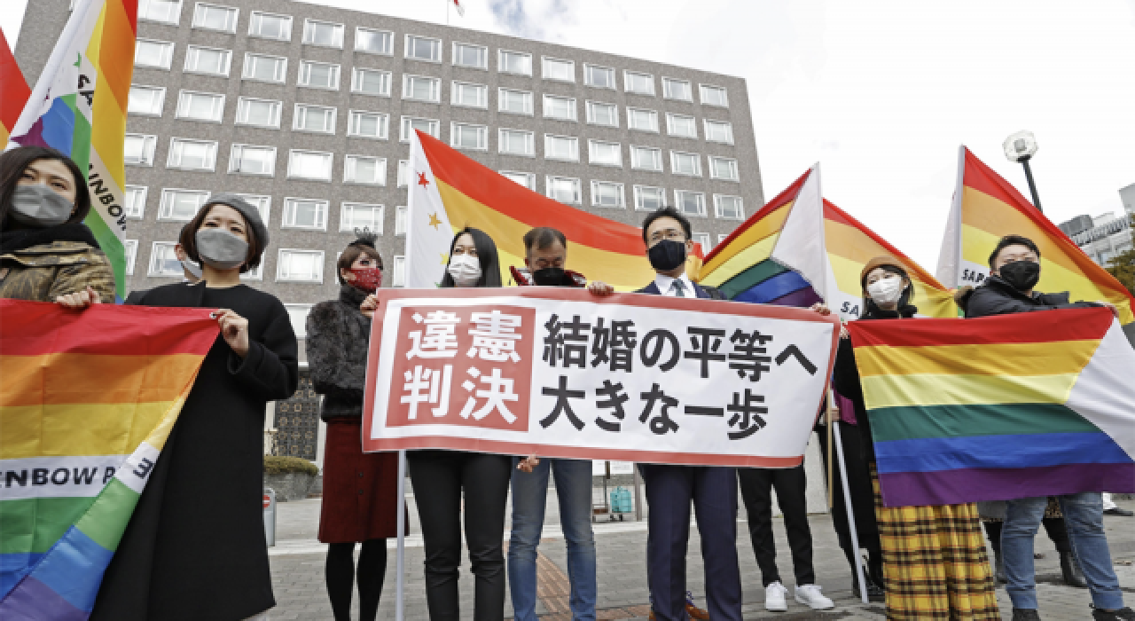 Japonya'da mahkeme, eşcinsel çiftlerin evlenmesine izin verilmemesinin anayasaya aykırı olduğuna karar verdi