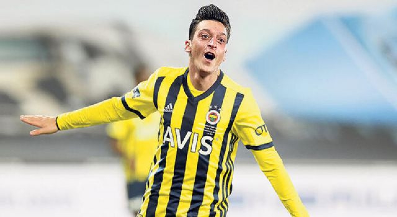 Mesut Özil büyülüyor(!)