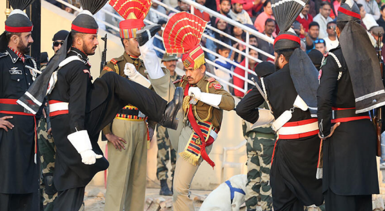 Pakistan-Hindistan sınırında 74 yıllık gelenek