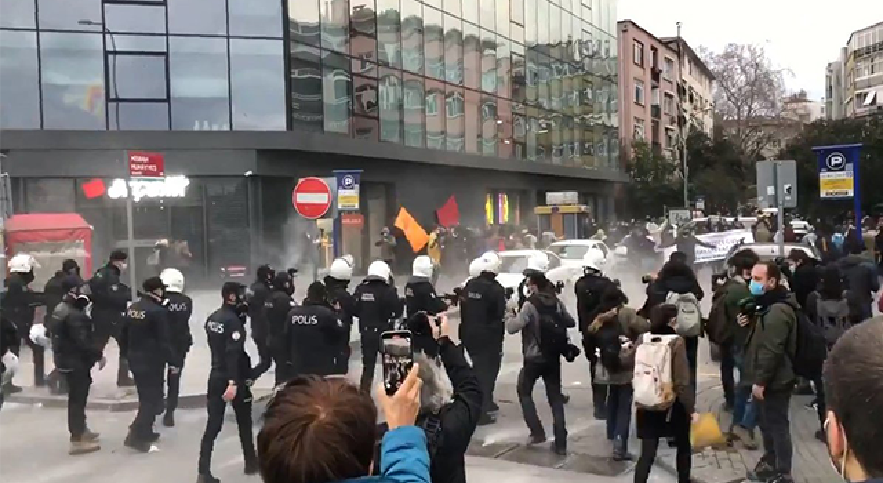 Boğaziçi öğrencilerinin eylemine polis müdahalesi! Çok sayıda gözaltı var