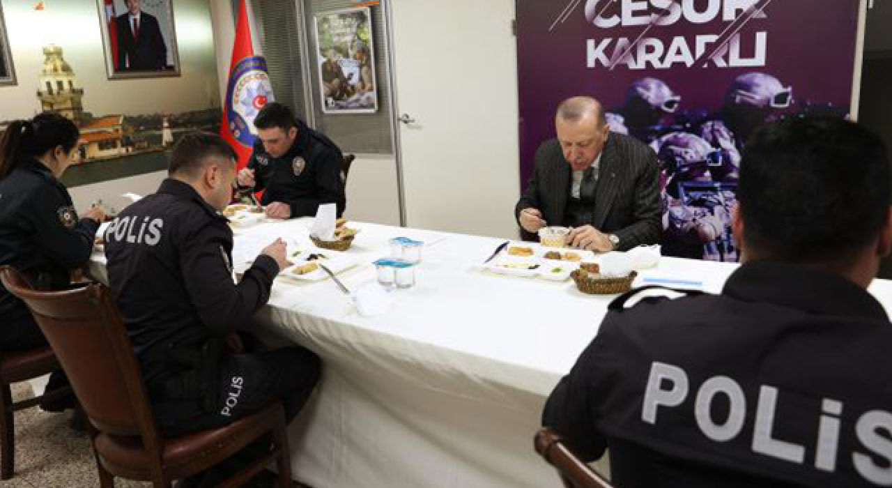 Erdoğan, Soylu ile birlikte polislerle iftar yaptı