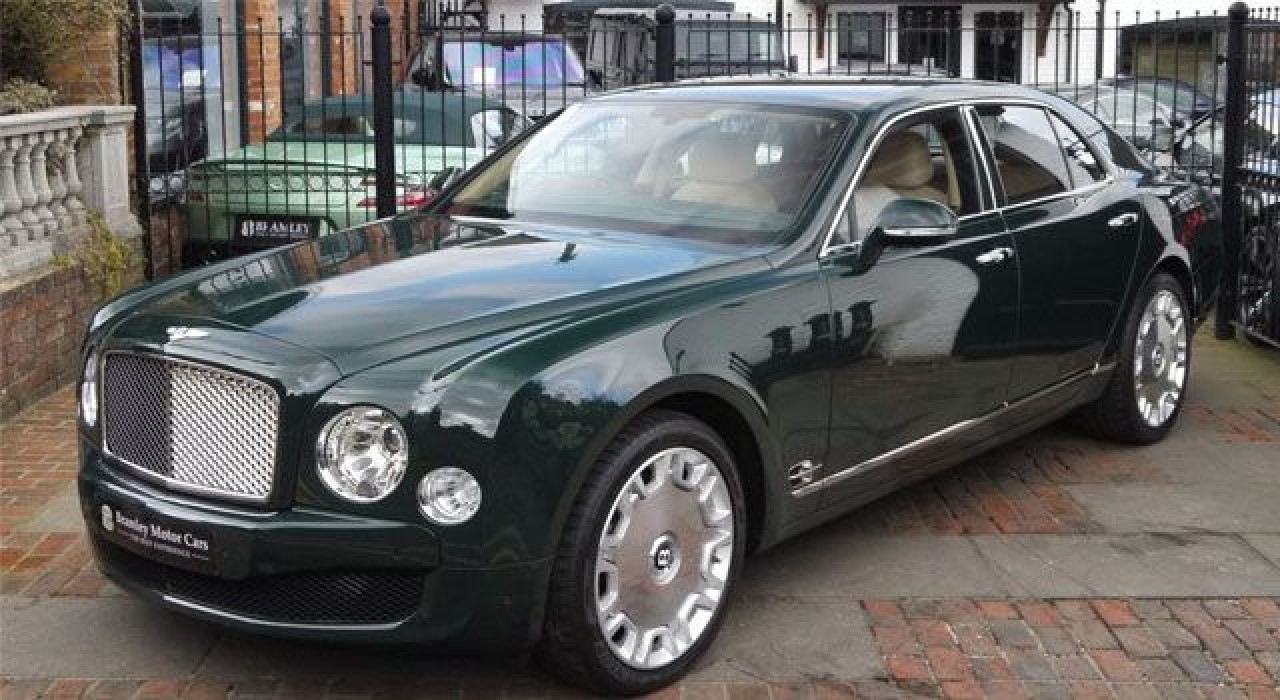 Kraliçe'den, az kullanılmış Bentley