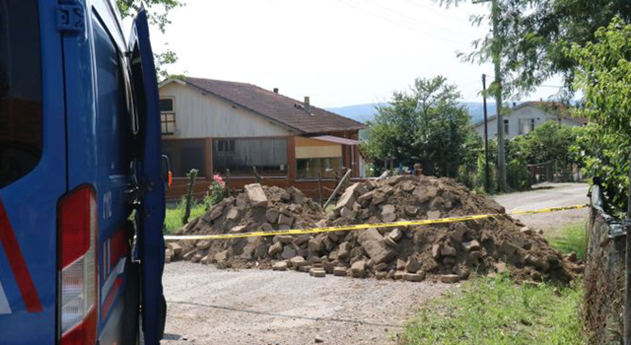 Öğretmenler koronavirüse yakalanınca köy karantinaya alındı