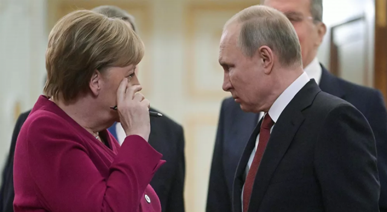 Putin ile Merkel telefonda Donbass, Suriye ve Libya’daki durumu görüştü