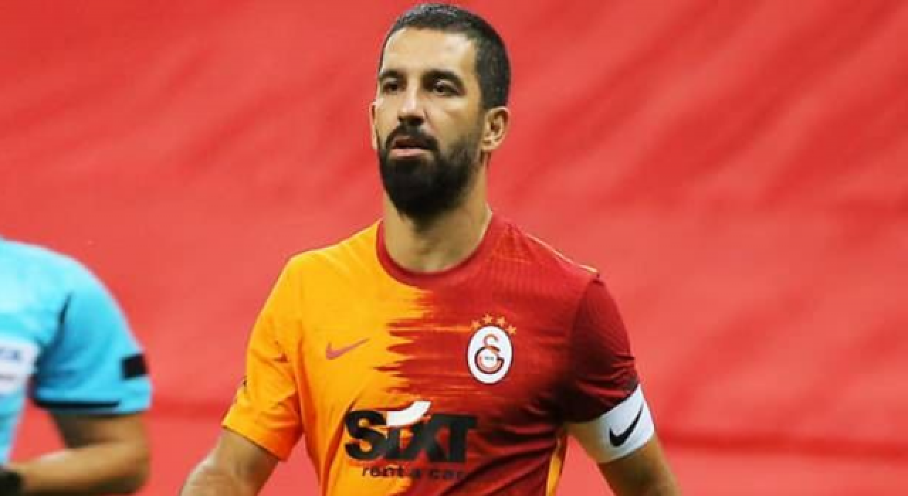 Arda Turan'dan gece yarısı duygusal paylaşım: Arabada cumartesi hayali kuran...