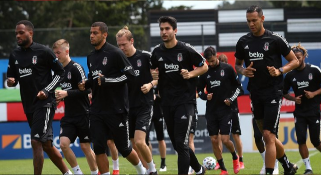 Beşiktaş'ta 4 futbolcu sarı kart sınırında