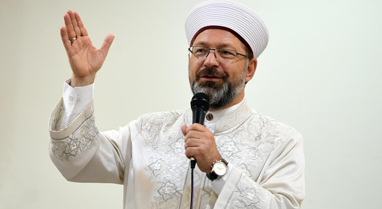 Camide namaz kılmak isteyen kadınlar tepki almıştı: Diyanet'ten açıklama