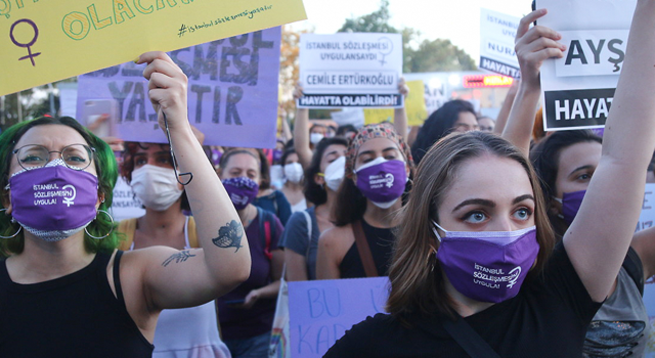 Kadınlar, İstanbul Sözleşmesi'nin kaldırılma kararına tepki gösterdi