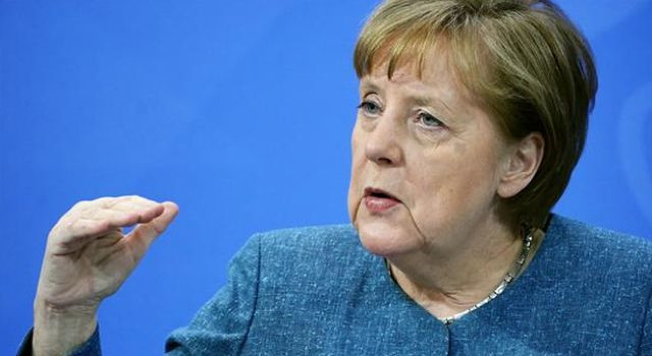 Merkel'in sözcüsü: Hamas'ın İsrail'e roket atması terör saldırısıdır