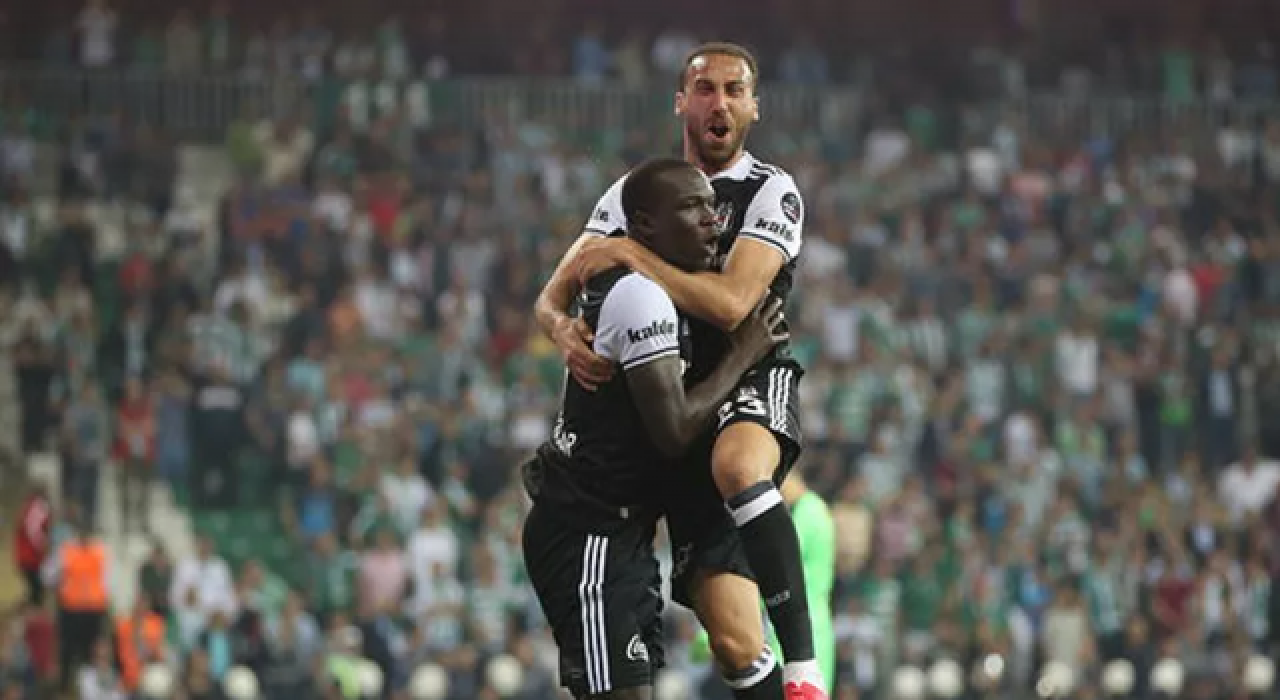 PFDK'dan Beşiktaşlı Aboubakar ve Cenk Tosun'a ceza