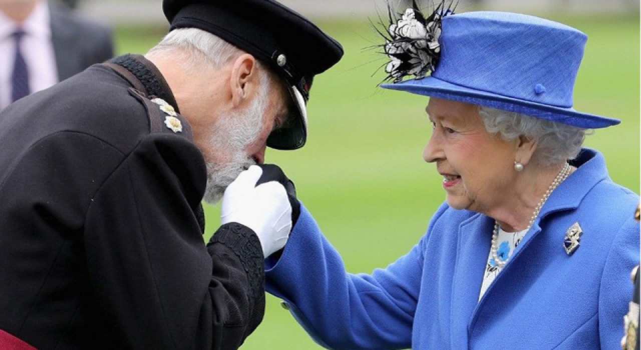 Prens neler yapmış? Buckingham'da skandal