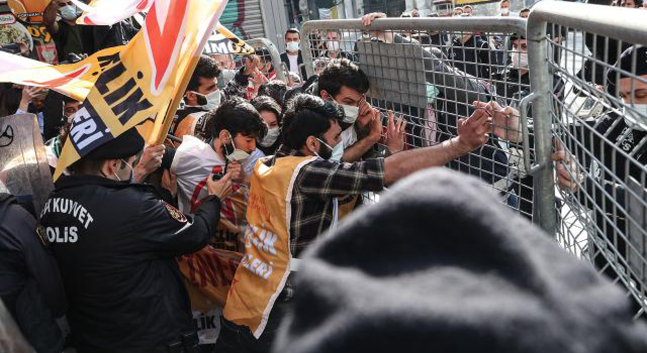 Taksim Meydanı'na izinsiz yürüyüşe 244 gözaltı