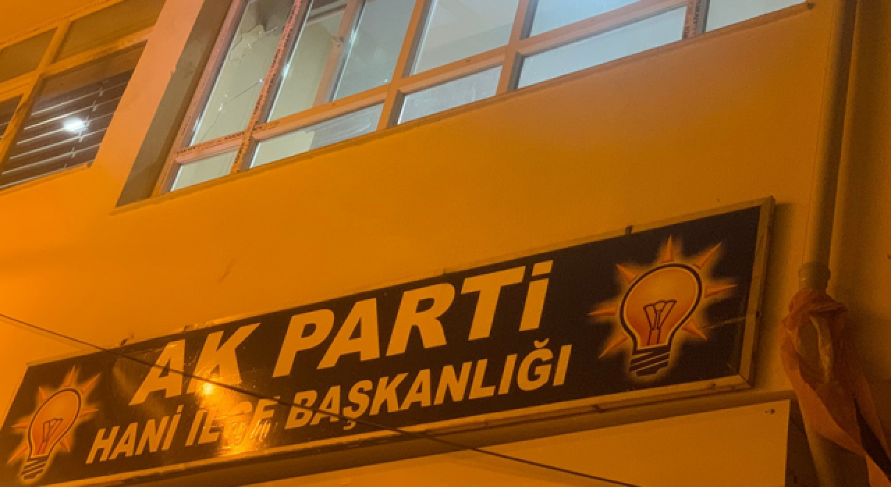 AK Parti Hani ilçe binasına molotoflu saldırı