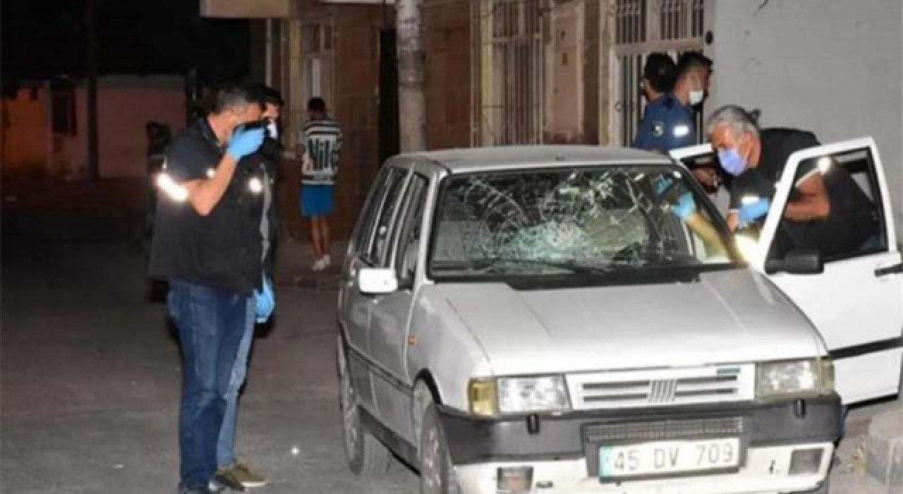 İzmir'de bekçi, yol verme kavgası nedeniyle bir kişiyi öldürdü