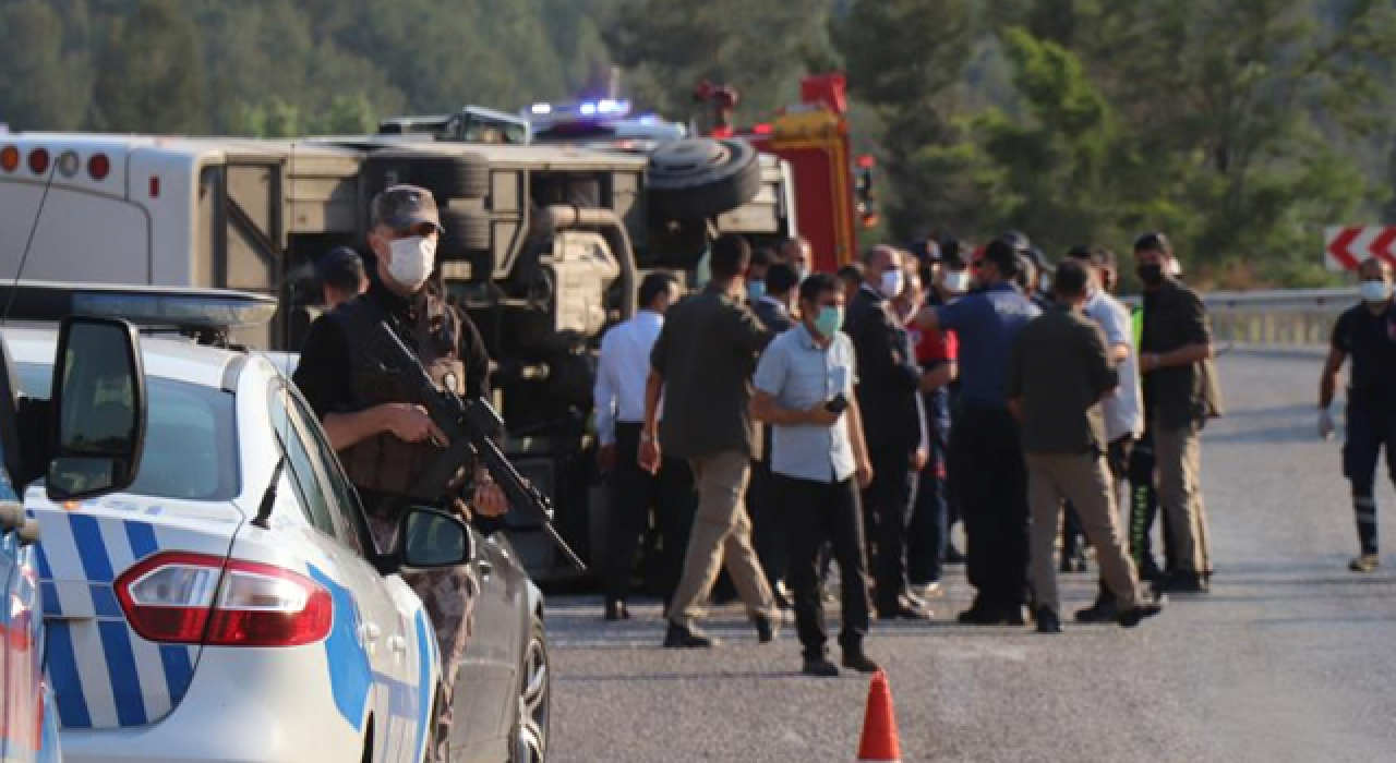 Lösemili öğrencileri taşıyan tur otobüsü devrildi: 4’ü ağır 15 yaralı