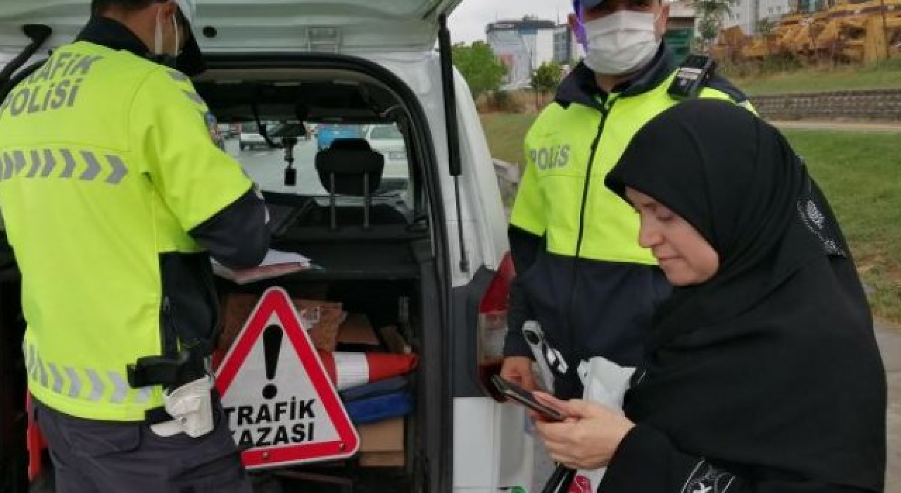 Minibüste maske cezası yiyen kadın: 1,5 yıldır yetti artık, maskenin koruduğuna dair kanıt istiyorum