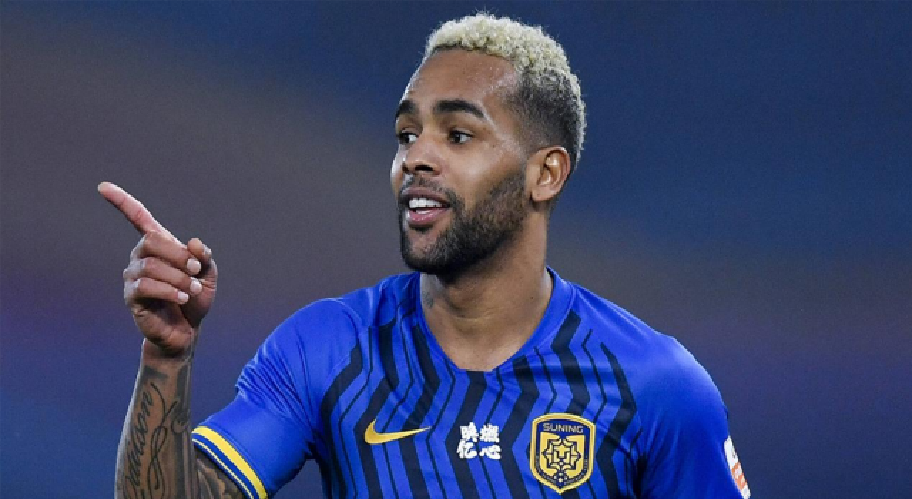 Beşiktaş'ın gözdesi Alex Teixeira’nın gözü Avrupa’da