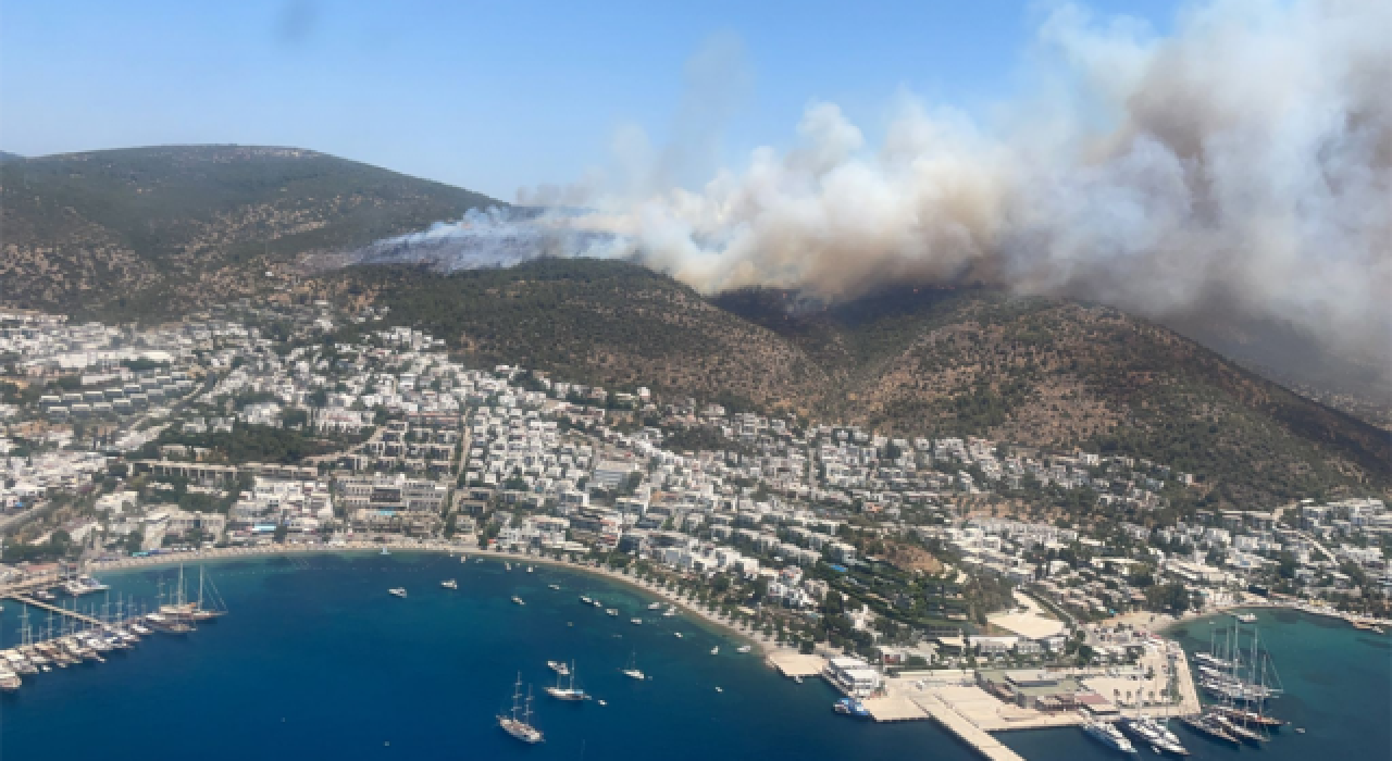 Bodrum'daki yangın sürüyor: Bazı evler ve oteller boşaltılıyor