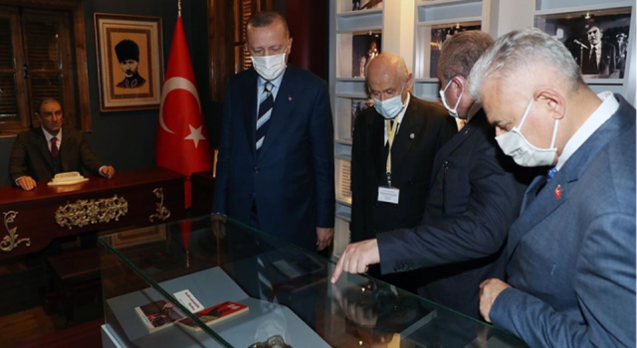 Erdoğan, KKTC'de Alparslan Türkeş'in doğduğu müze evi gezdi