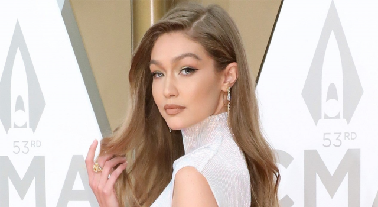 Gigi Hadid'den magazincilere açık mektup