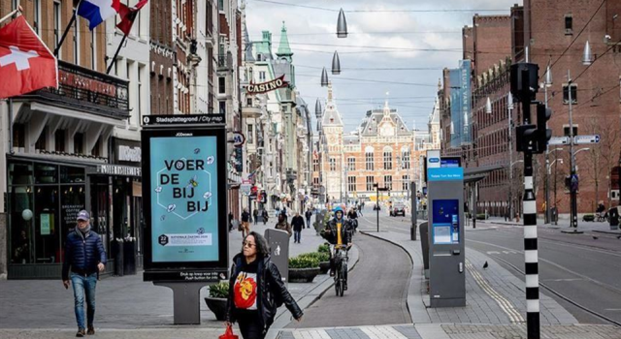 Hollanda'da Koronavirüs vakaları yüzde 500 arttı