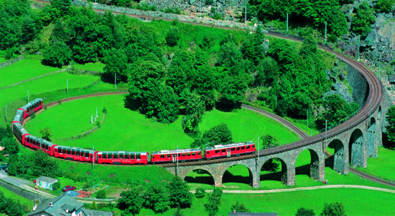 İsviçre’de Bernina Ekspres Treni Ile Masallar Diyarı Rotası