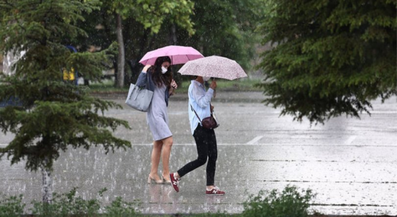 Meteoroloji'den İstanbul için sağanak yağış uyarısı