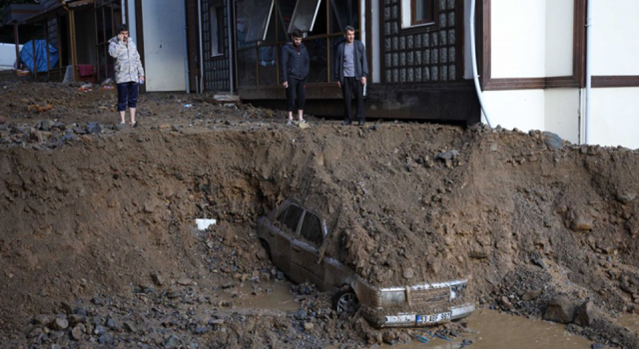 Rize'deki felaket gün ağarınca ortaya çıktı...Yağış sürecek