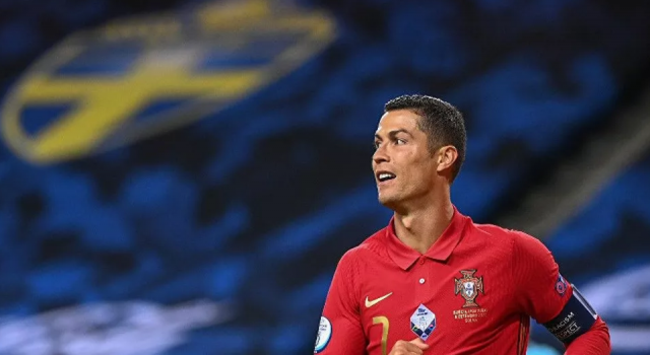 Ronaldo Instagram zengini: İlk sıraya yerleşti