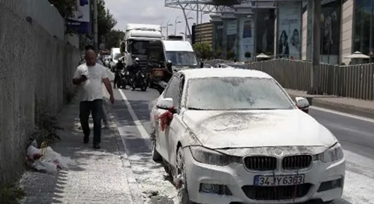 Seyir halindeki gelin arabası alev aldı: Cenazemize gelebilirdiniz