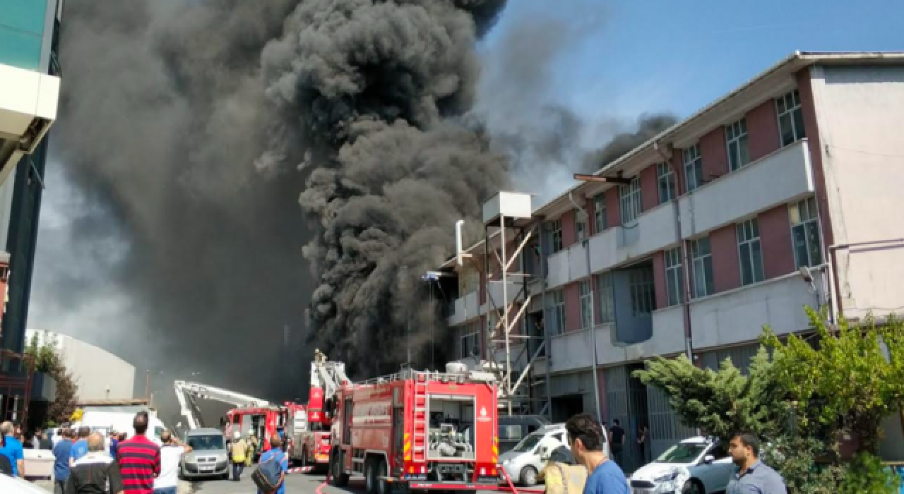 Başakşehir Sanayi Sitesi'nde yangın!