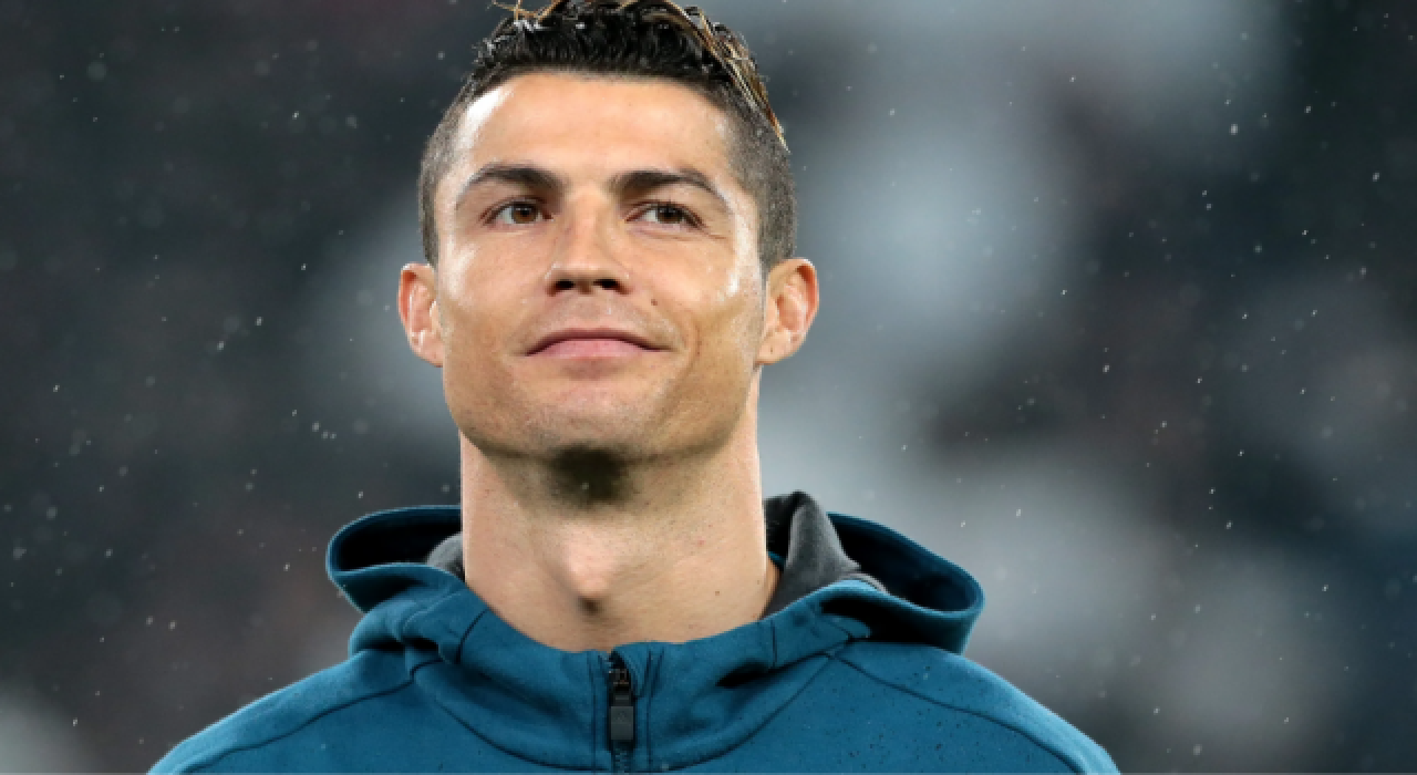 Cristiano Ronaldo, Manchester United ile 2 + 1 yıllık sözleşme imzaladı