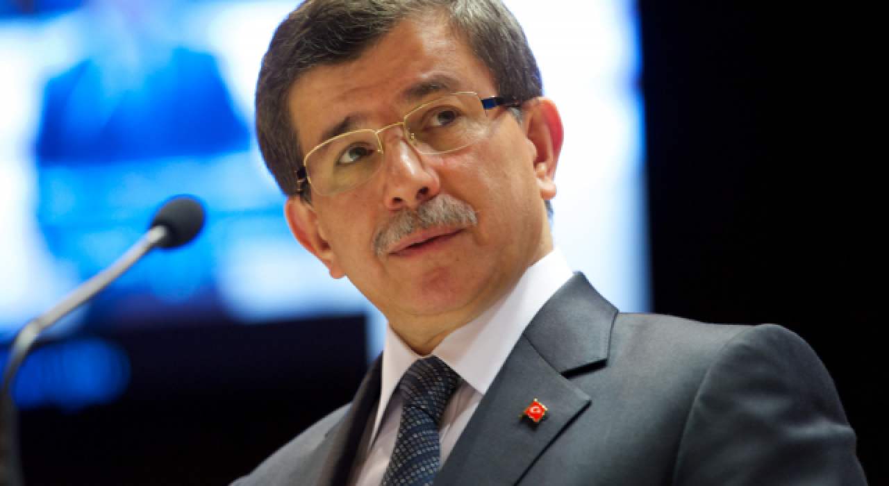 Davutoğlu: ''Kadın cinayetlerine karşı toplumsal bir seferberlik ilan etmemiz şart''