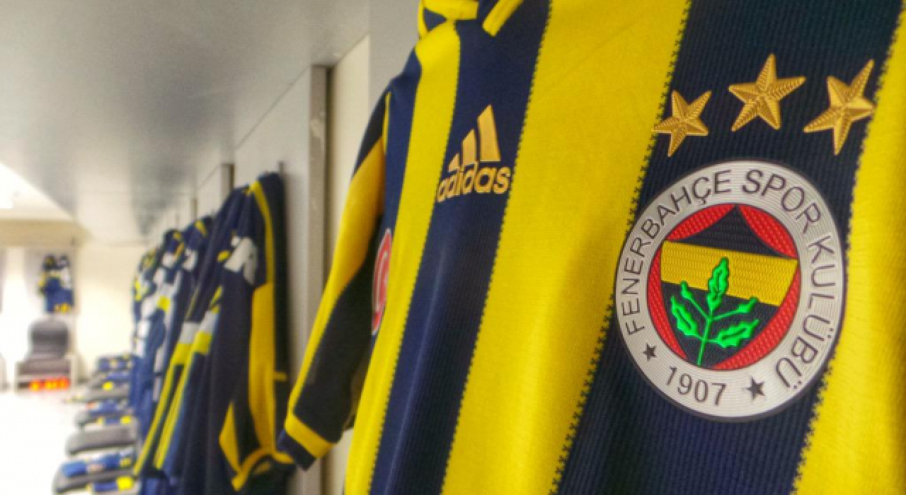 Fenerbahçe'nin üçüncü forması görücüye çıkıyor