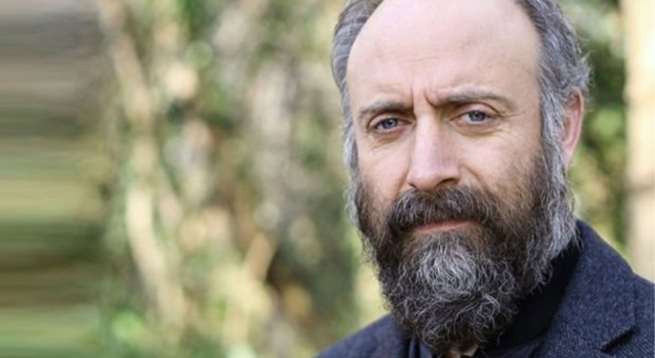 Halit Ergenç: Dokunsan ağlayacak durumdayız