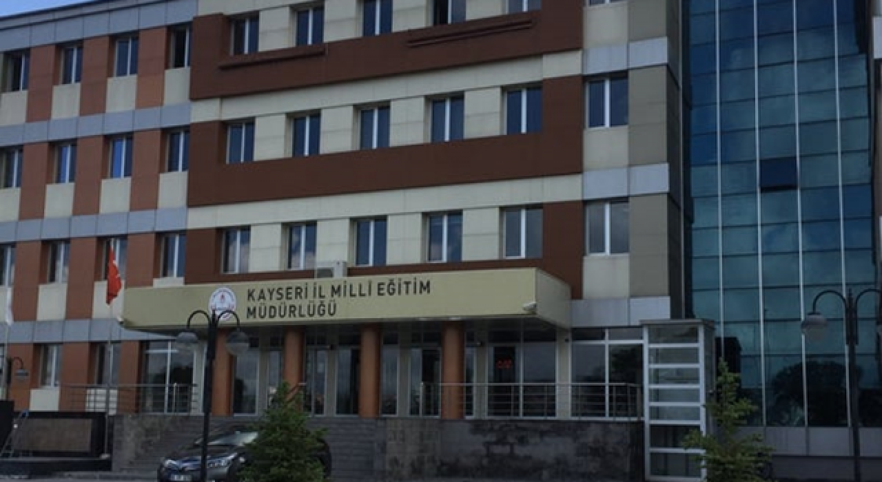 Kayseri İl Eğitim Müdürlüğü'nden Suriyeli çocuklar için bilgisayar ihalesi