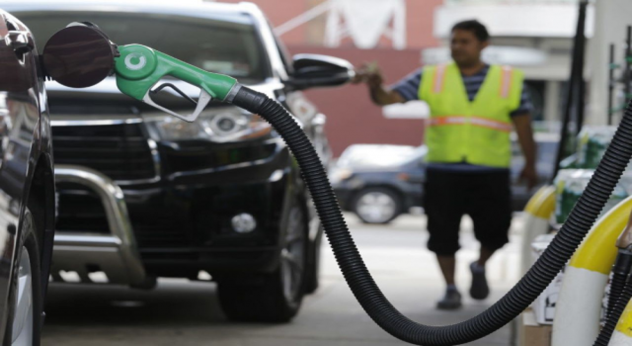 Lübnan'daki gaz şirketlerinden biri, akaryakıt krizi nedeniyle istasyonlarını kapattı