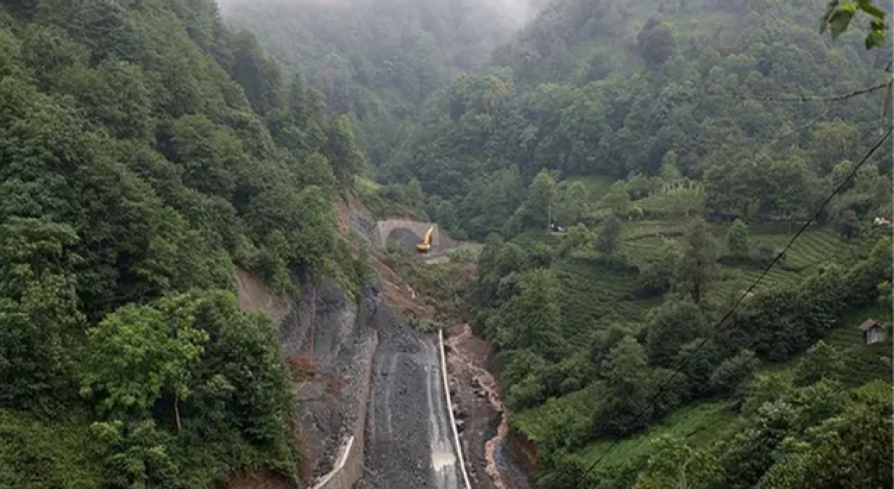 Rize'de etkili olan sağanak heyelana neden oldu!