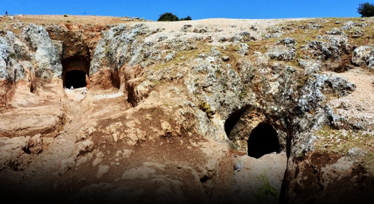 Roma dönemine ait 1800 yıllık, aristokrat mezarları gün yüzüne çıkarılıyor