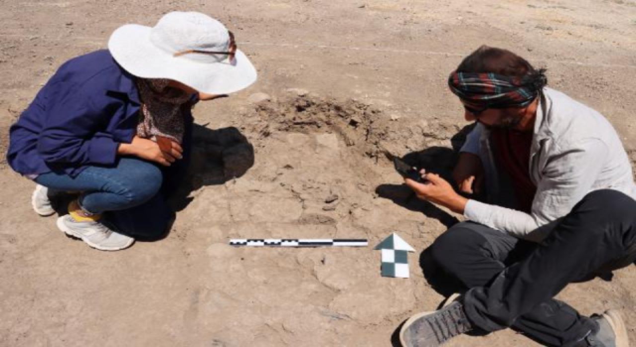 Tozkoparan Höyüğü'nde 5 bin 500 yıllık çocuk iskeleti bulundu