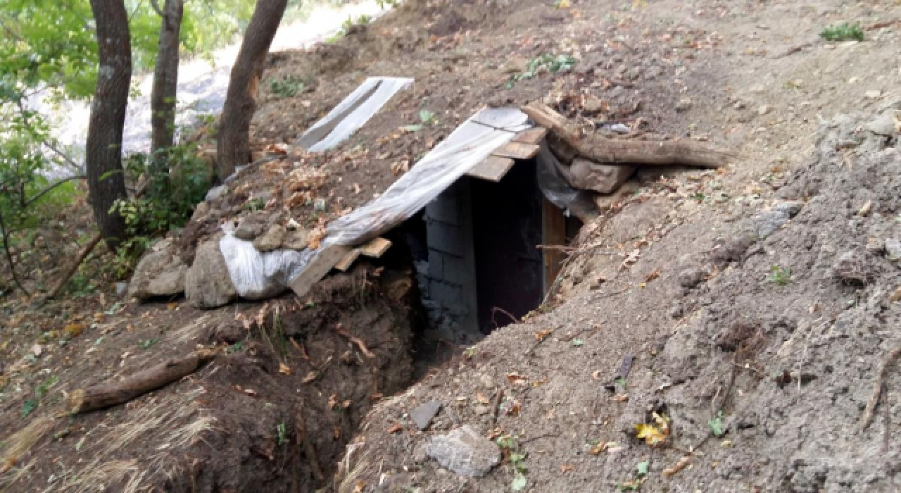 Tunceli'de teröristlerin kullandığı 4 sığınak imha edildi