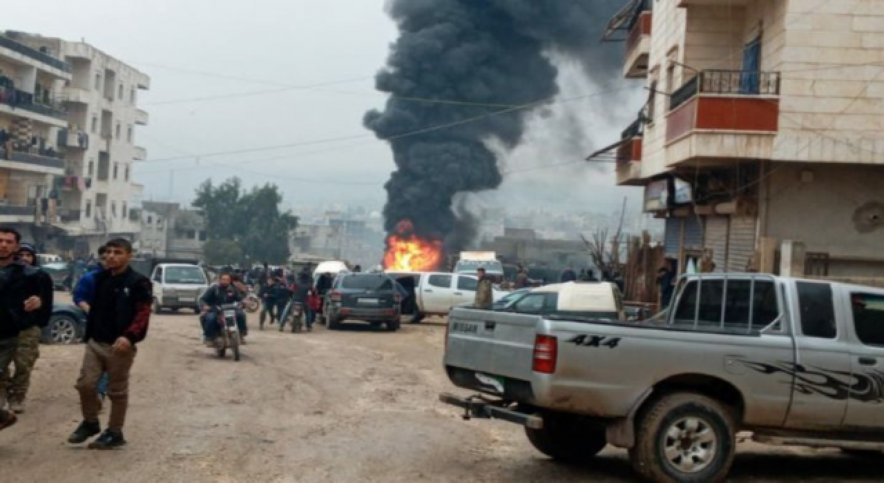 Afrin'de park halindeki araç patlatıldı!