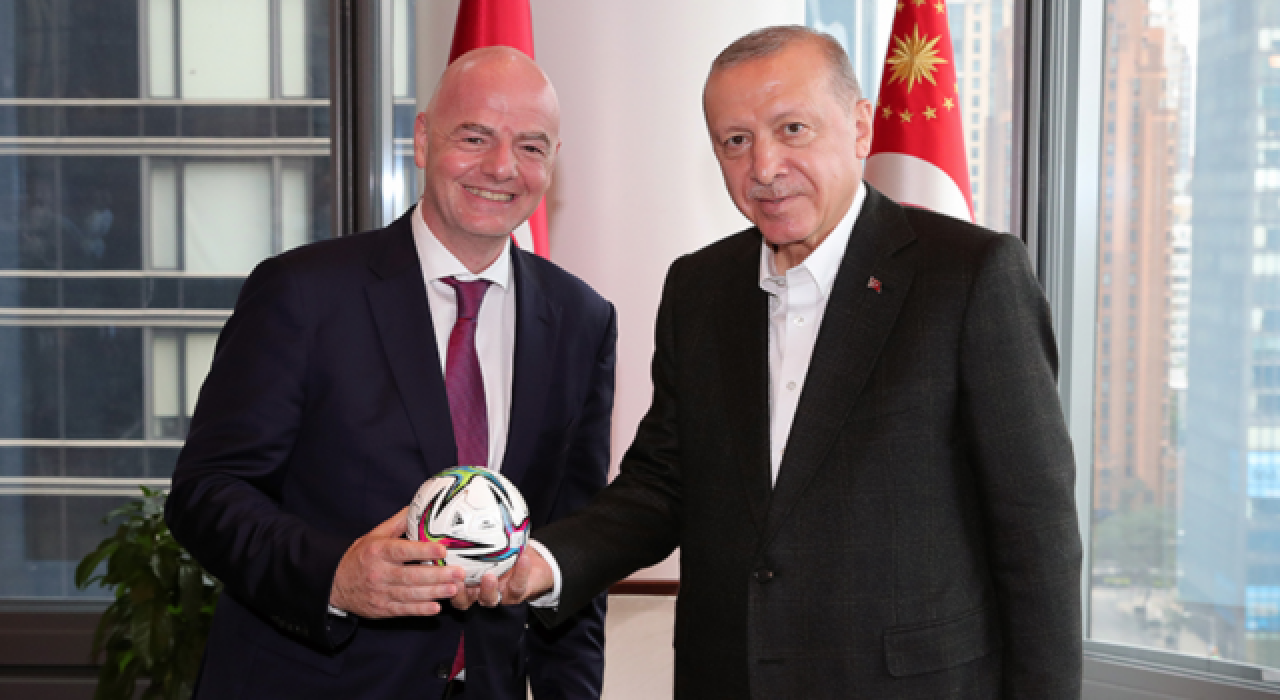 Cumhurbaşkanı Erdoğan, FIFA Başkanı Infantino ile görüştü