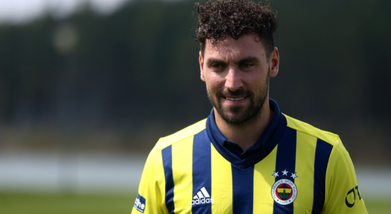 Fenerbahçe'de kadro dışı kalan Sinan Gümüş'ten açıklama