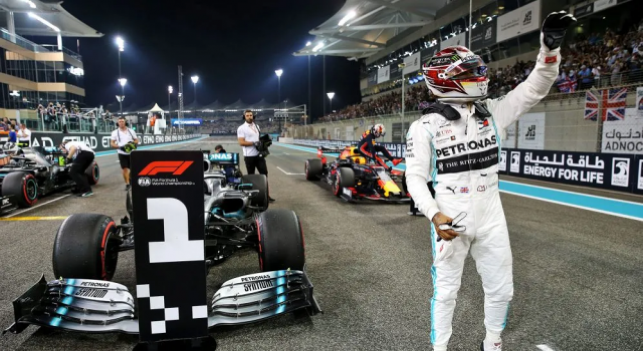 Formula 1’de Lewis Hamilton 100. galibiyetini kazandı