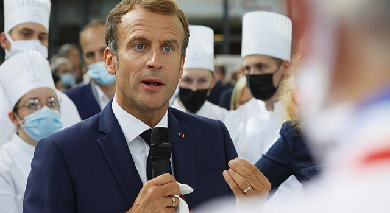 Fransa Cumhurbaşkanı Macron'a yumurtalı saldırı