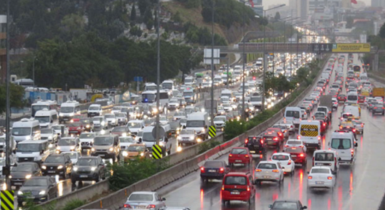 İstanbul’da trafik yoğunluğu yüzde 72'ye ulaştı