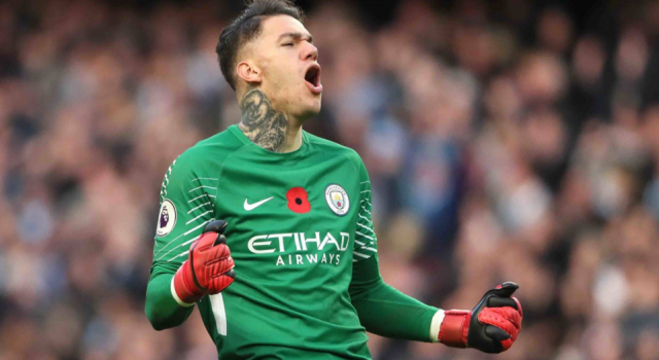 Manchester City, kaleci Ederson ile sözleşme süresini uzattı