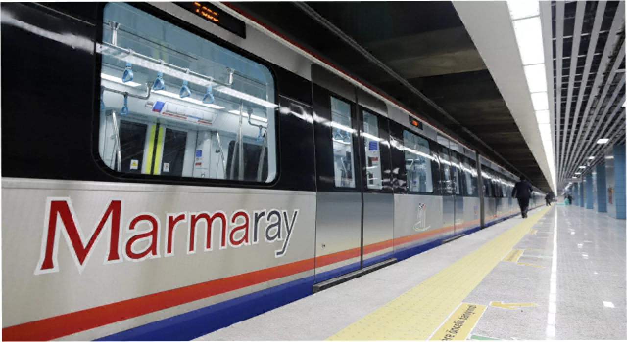 Marmaray arıza yaptı, yolcular perişan!