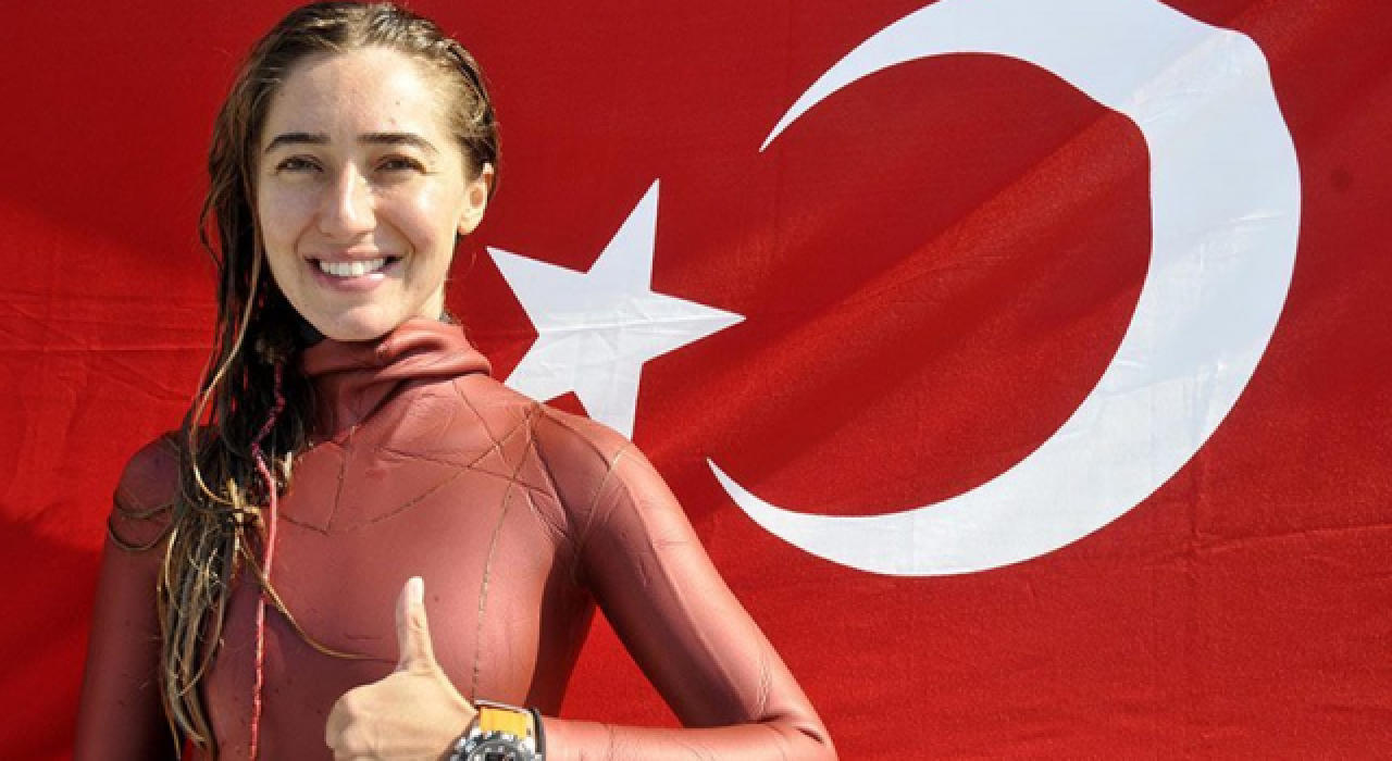 Serbest Dalış Türkiye Şampiyonası'nın ilk gününde şampiyon milli sporcu Şahika Ercümen oldu